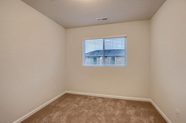 Building Photo - Beautiful Gresham Single-Family Home COMING SOON with a SPECIAL OFFER of $150 credit on your firs...