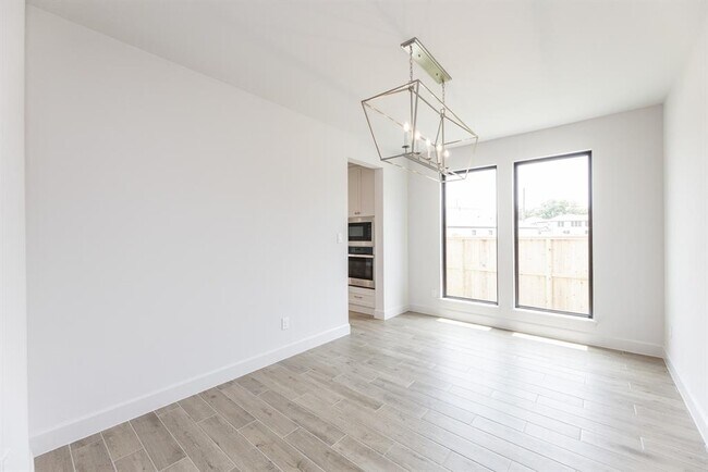 Building Photo - 10902 Overlook Pt Dr