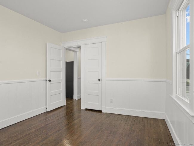 Building Photo - 99 Noble Ave