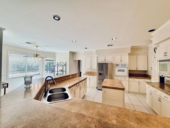 Building Photo - Partially furnished-Lovely 5 bedroom, 3 bath home in Legacy Master Series Community! $500 off fir...