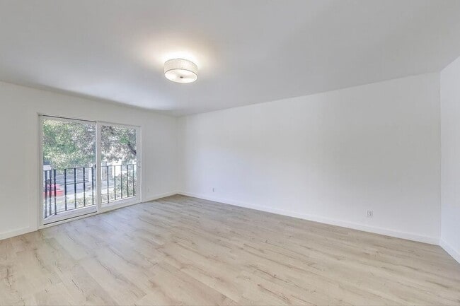 Building Photo - 2137 Lombard St