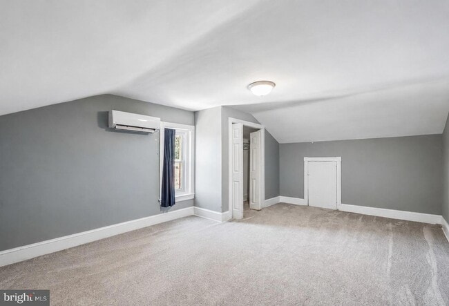 Building Photo - 357 Lemonte St