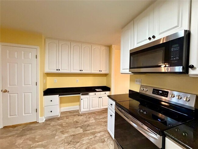 Building Photo - 1020 2nd Ave NW