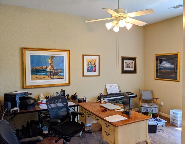 Building Photo - 10114 Crescent Bluff Ln