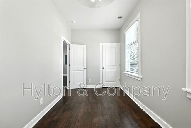 Building Photo - 1718 N 21st St