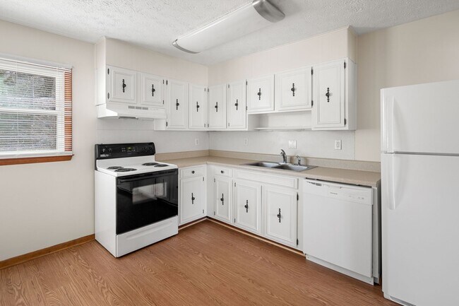 Building Photo - Haw Creek House