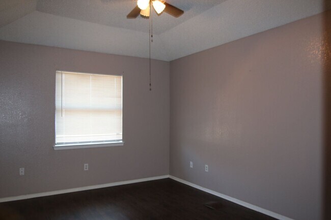 Building Photo - Cozy 3/2 Burleson Charmer | Wood-Burning Fireplace | 2-Car Garage | Pet-Friendly
