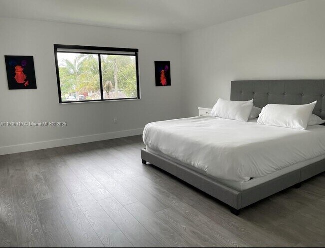 Building Photo - 3282 SW 44th St