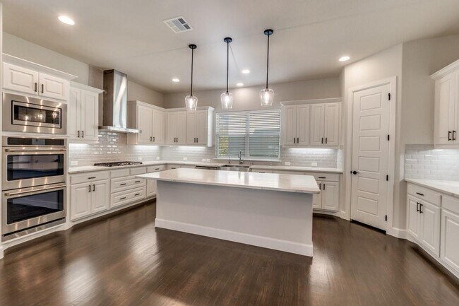 Building Photo - 8202 Laflin Ln