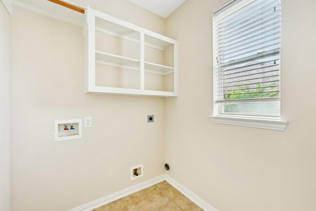 Building Photo - 1309 Bayport Ln