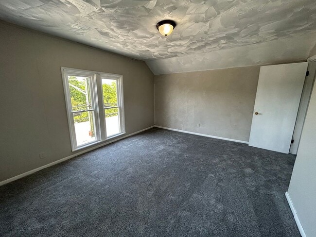 Building Photo - Addyston- Cozy 2 bedroom 1 bath