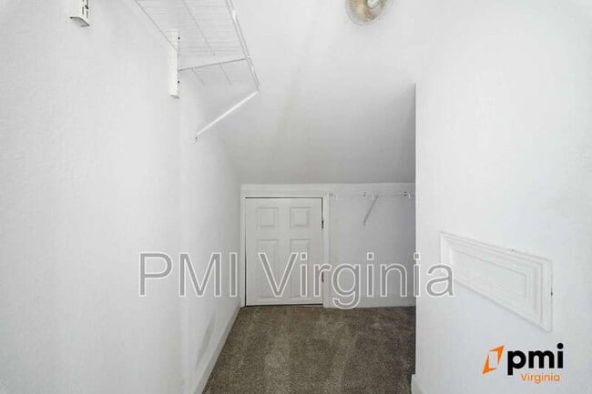 Building Photo - 324 W 36th St