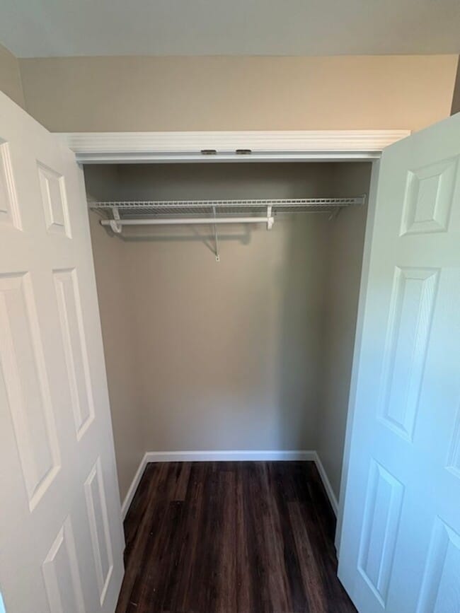 Building Photo - 844 Bales Rd