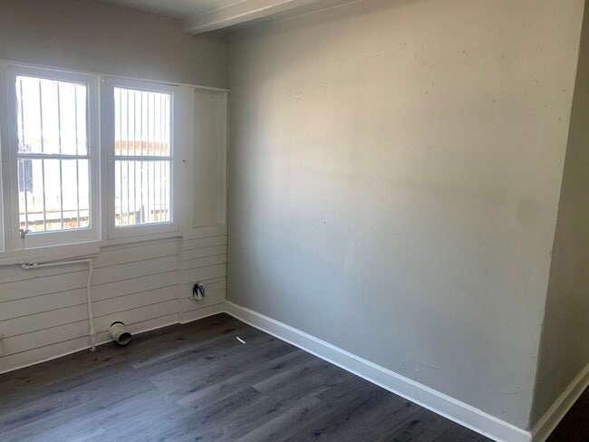 Building Photo - Remodeled 3/1