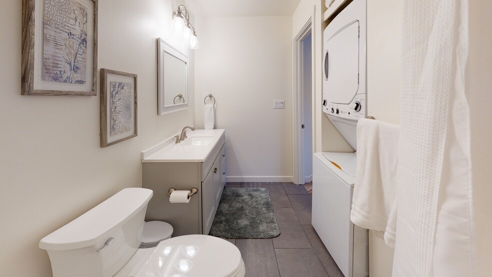 Bathroom - 5647 Gaines St