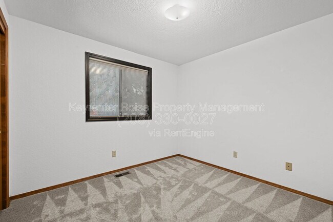 Building Photo - 2698 E Bergeson St