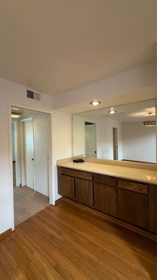 Building Photo - DESIRABLE TWO BEDROOM TWO BATH HOME IN STUDIO CITY