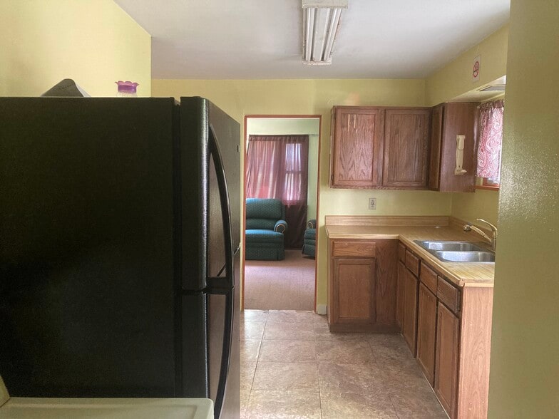 Building Photo - 72 E College Ave