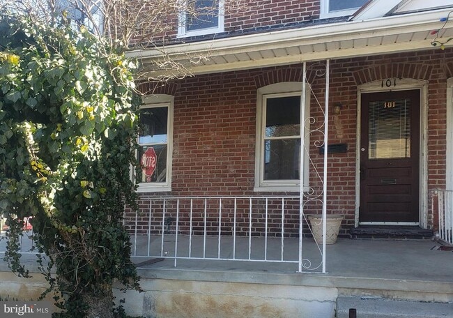 Building Photo - 101 Hope Ave