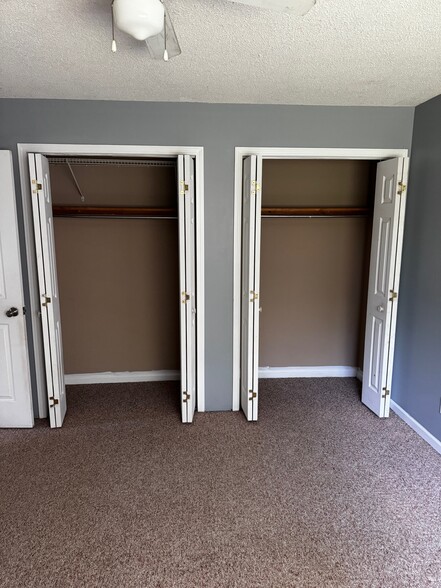 CLOSET BEDROOM 2 - 142 Skyline Dr