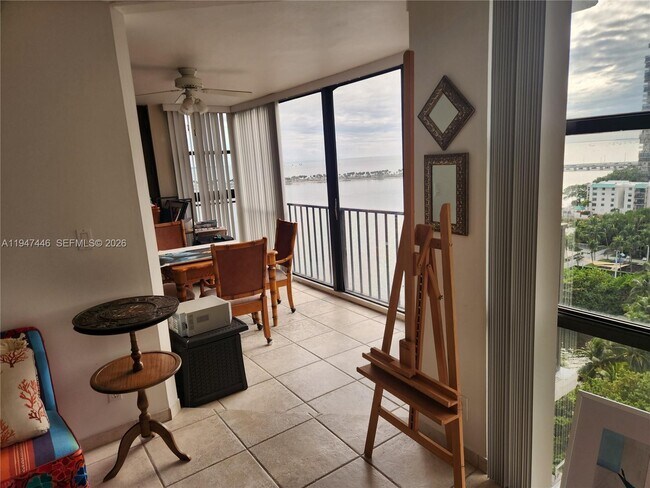 Building Photo - 1925 Brickell Ave