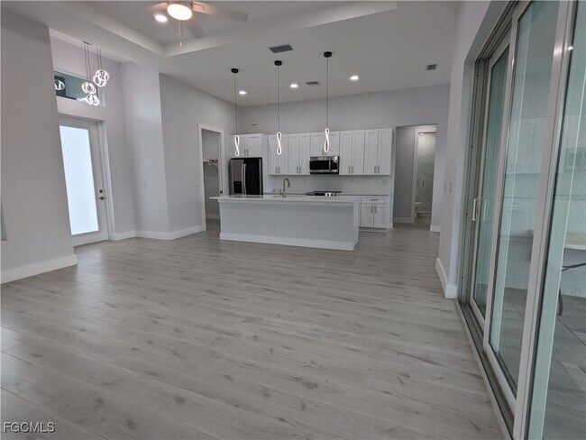 Building Photo - 3027 SW 16th Pl