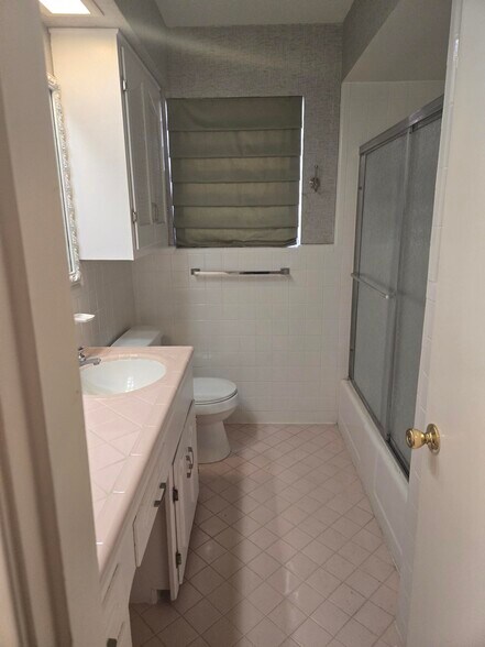 Building Photo - 8604 Baltimore Dr