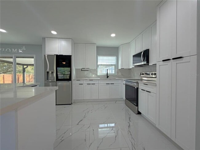 Building Photo - 1384 Valhalla St