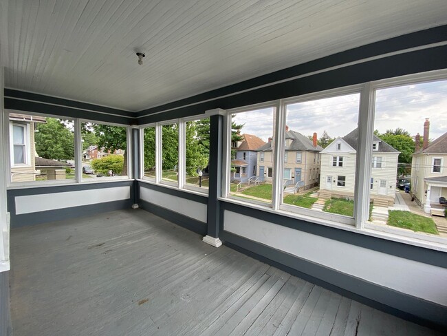 Building Photo - E Woodruff Ave 66-68 RGI