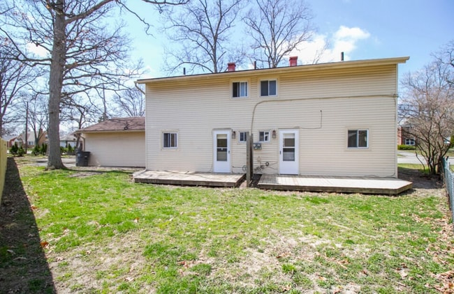 Building Photo - 3025 S Byrne Rd