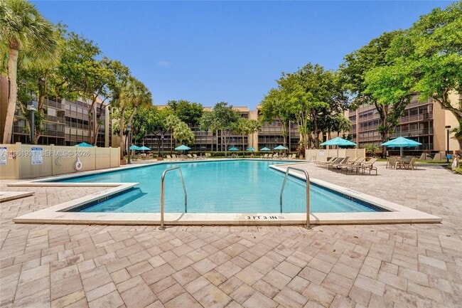 Building Photo - 2814 N 46th Ave