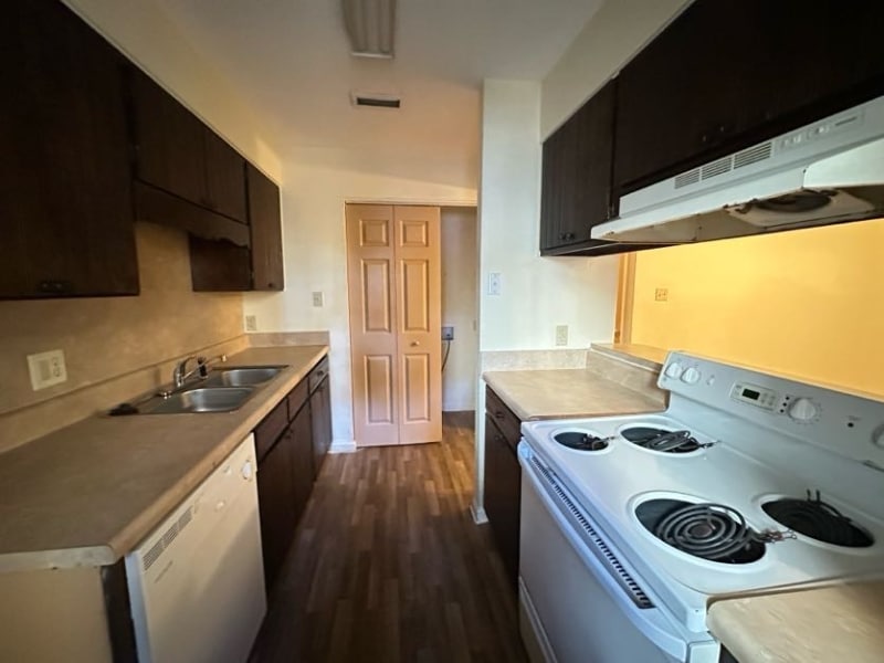 Building Photo - 3134 Tyndall Dr