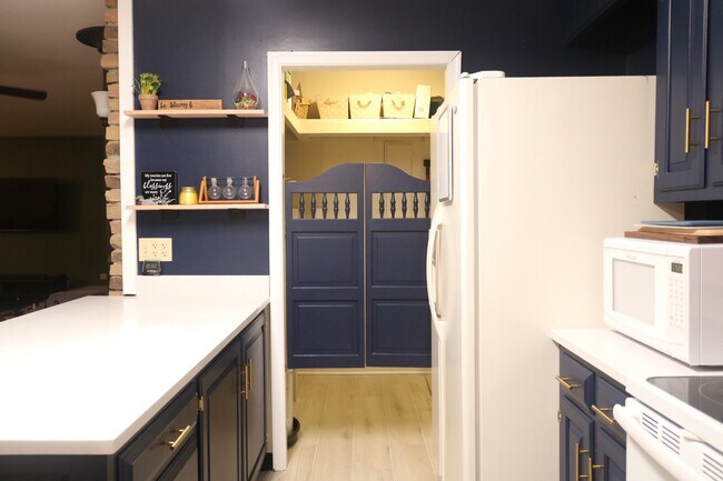 Building Photo - 25049 Ocean Gateway