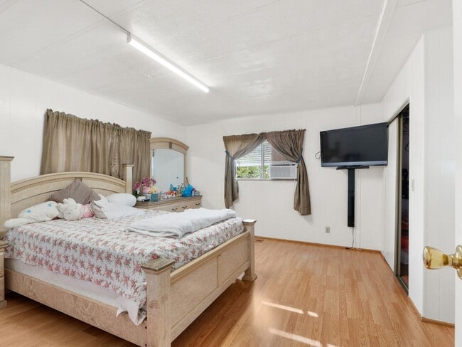 Building Photo - Cozy 3 bedrooms, 2 bathrooms, cover patio and carport available in San Marcos
