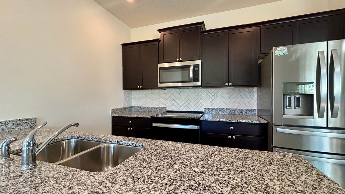 Building Photo - 333 Emma Victoria Wy