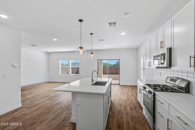 Building Photo - 3023 W Bent Tree Dr