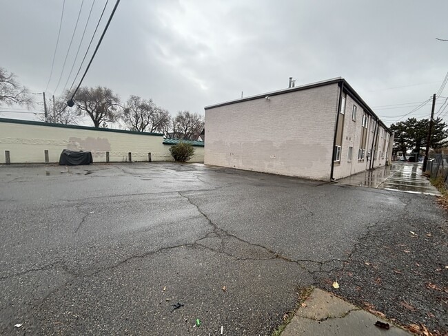 Building Photo - 3605 S 900 E