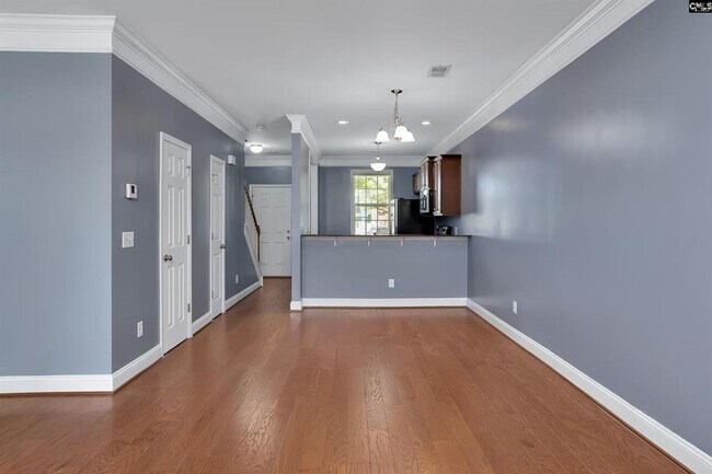 Building Photo - Move-In Ready Townhouse in Hampton Forest!