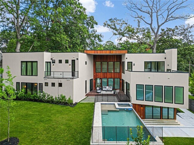 Building Photo - 3566 Cantrell Rd NE