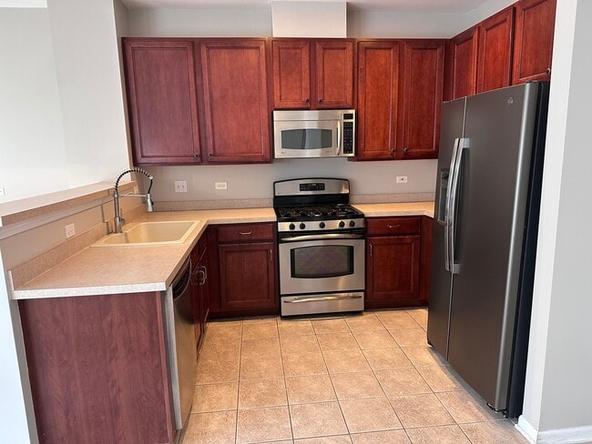 Building Photo - 2256 Pembridge Dr