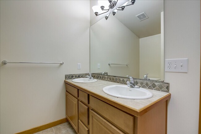 Building Photo - 844 NE 66th St