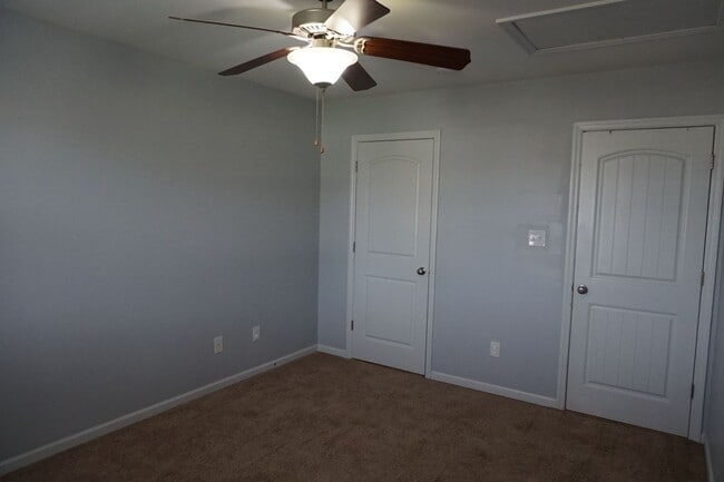 Building Photo - 3 Bedroom 2.5 Bathroom with a Bonus Room located in The Cottages at Petersburg Subdivision, Richl...
