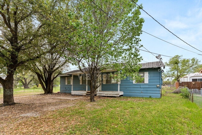 Building Photo - 4404 Pecan Ln