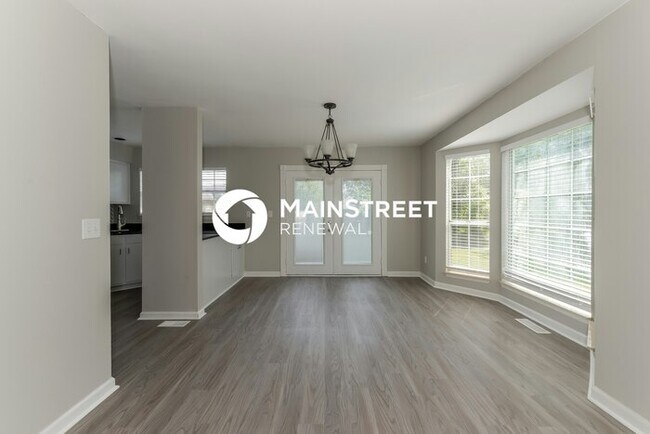 Building Photo - 4 Bedroom Pet-Friendly Home in Hendersonville, TN with Main Street Renewal