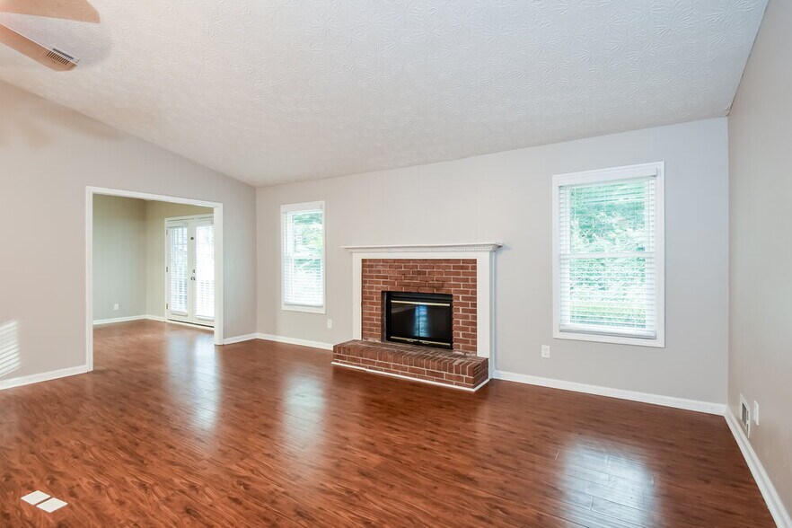 Building Photo - 4371 S Landing Dr