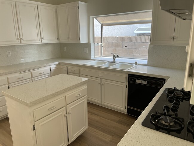 kitchen - 6243 Fallbrook Ave