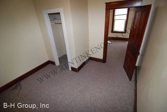 Building Photo - 4038 10th Ave