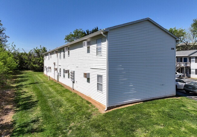 Building Photo - 308 Jefferson St