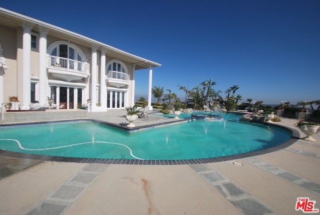 Building Photo - 14430 Mulholland Dr