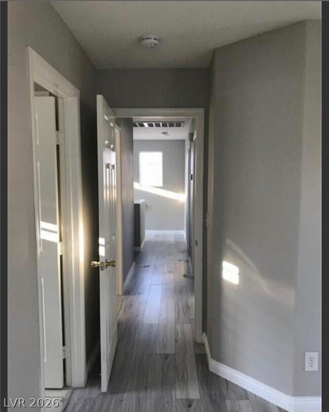 Building Photo - 6473 Blue Iris Ct